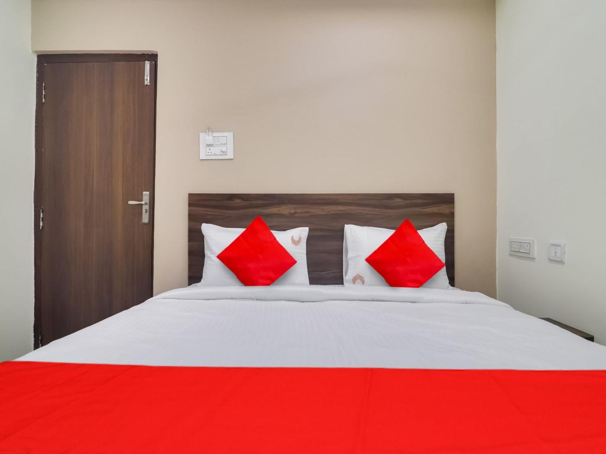 Hotel O Red Stone Hotels ไฮเดอราบัด ภายนอก รูปภาพ